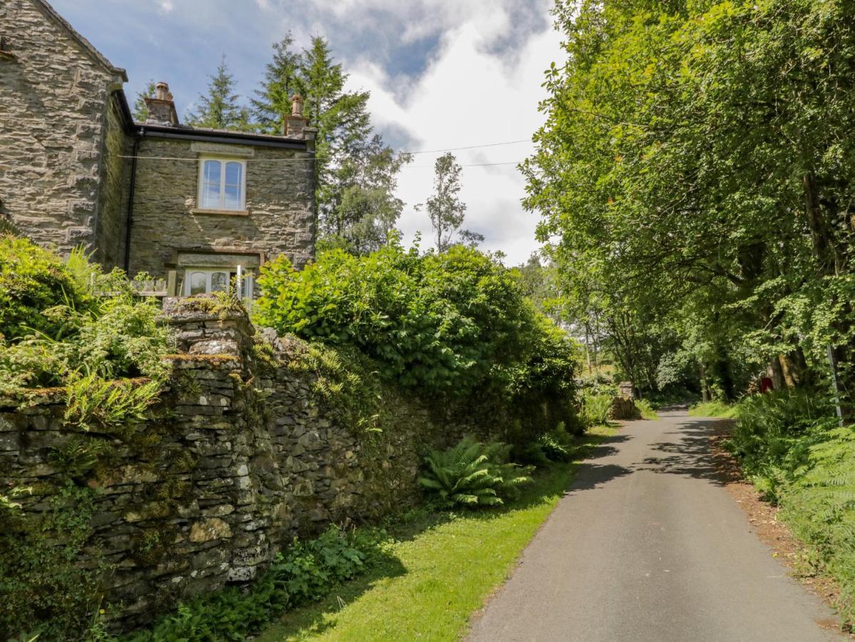 Danes Court Villa Bowland Bridge Exterior photo